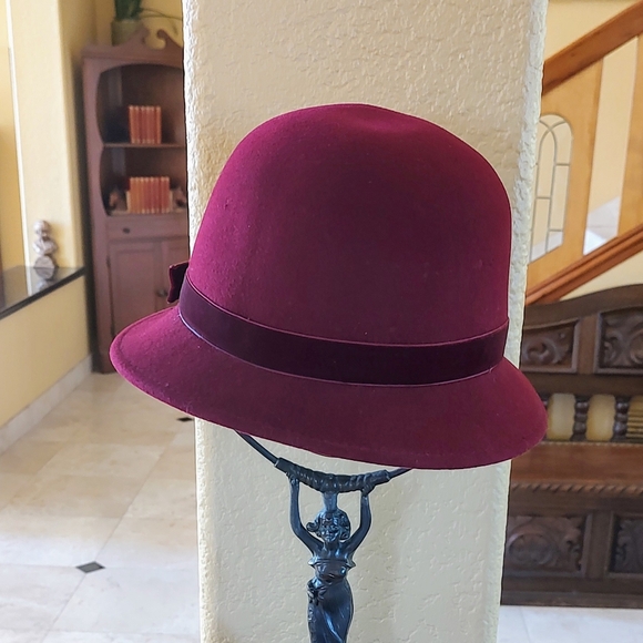 The Scala Collection burgandy wool hat w velvet band. One size - Picture 4 of 10